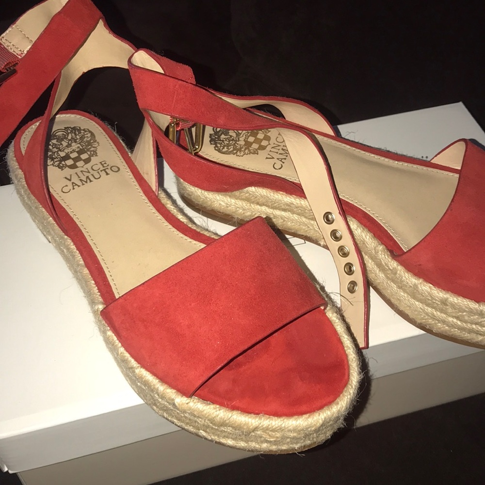 VINCE CAMUTO red suede flats